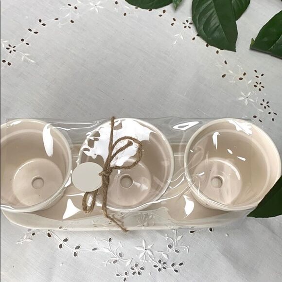 NWT Rae Dunn by Magenta Set of 3 Easter Flowers Pots - Picture 6 of 8